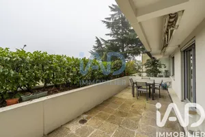 Apartment in Chevilly-Larue (94550)