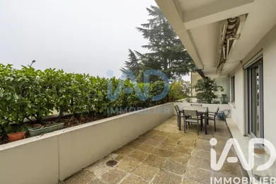 Apartment in Chevilly-Larue (94550)