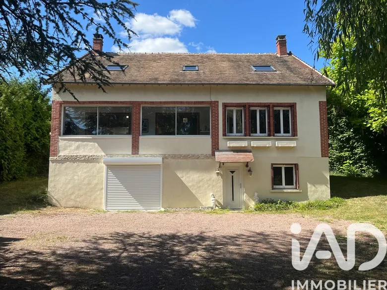Maison 6 pièces 220 m² · à Fontaine-la-Gaillarde · 220 m² · 285 000 €