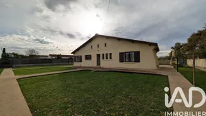 Village house at Saint-Louis-de-Montferrand (33440)