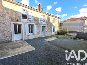 House at Saint-Martin-Lars-en-Sainte-Hermine (85210)