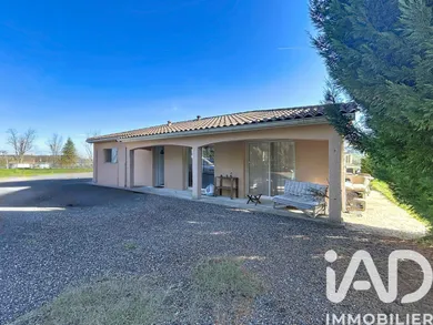 House at Valence (82400)