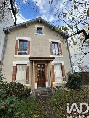 Townhouse at Royat (63130)