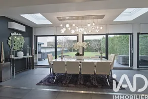 Architectural house in Saint-Prix (95390)