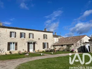 Farm in Pineuilh (33220)