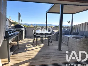 Village house at Puget-Ville (83390)