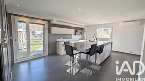 Maison à École-Valentin (25480)
