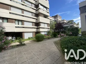 Apartment at Suresnes (92150)