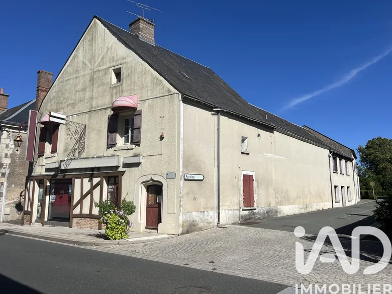 Maison 14 pièces 356 m² · à Chémery · 356 m² · 192 000 €
