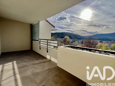 Apartment in Saint-Zacharie (83640)