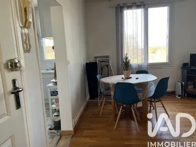 Immeuble à Saint-Cyr-sur-Loire (37540)