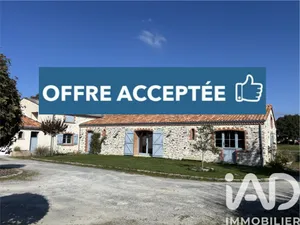 Longere at Mauges-sur-Loire (49410)