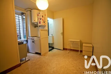 Apartment in Paris (75017)