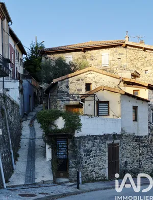 Village house at Pont-de-Labeaume (07380)