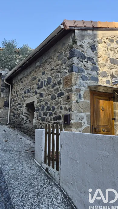 Village house in Pont-de-Labeaume (07380)