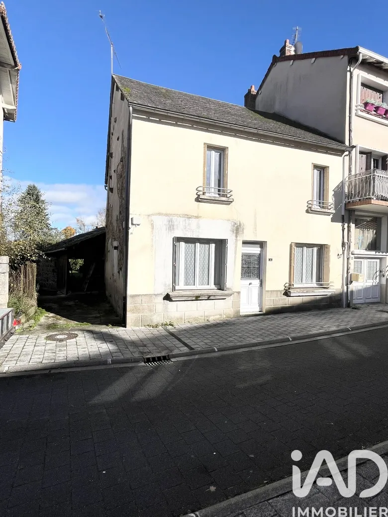 Maison 4 pièces 106 m² · à Giat · 106 m² · 96 000 €