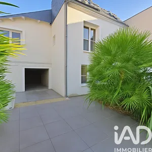 Building at La Rochelle (17000)