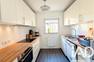 Apartment in Aix-en-Provence (13090)