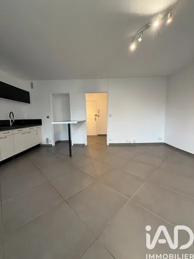 Apartment in Reims (51100)