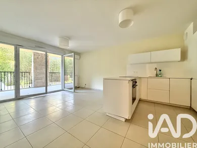 Apartment in Carros (06510)