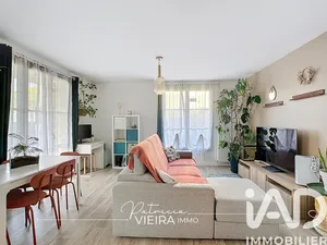 Apartment at Chevry-Cossigny (77173)