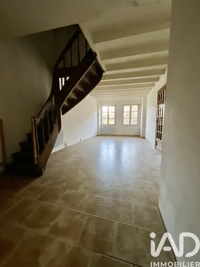 Townhouse in Izé (53160)