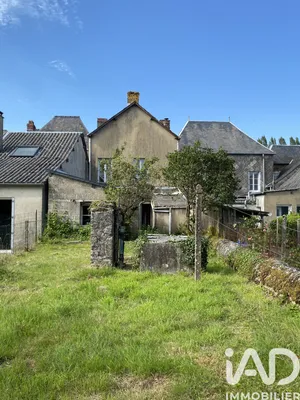 Townhouse at Izé (53160)