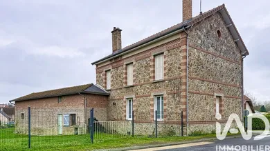Village house at Saint-Hilaire-le-Grand (51600)