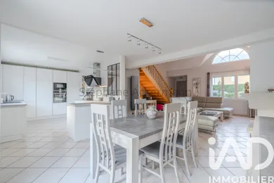 Maison traditionnelle à Claye-Souilly (77410)