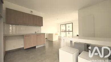 Apartment in Bordeaux (33300)