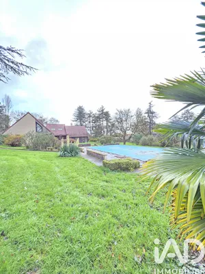 Architectural house at Bressolles (03000)