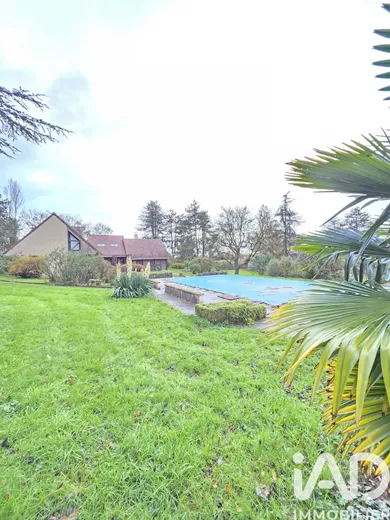 Maison d'architecte à Bressolles (03000)