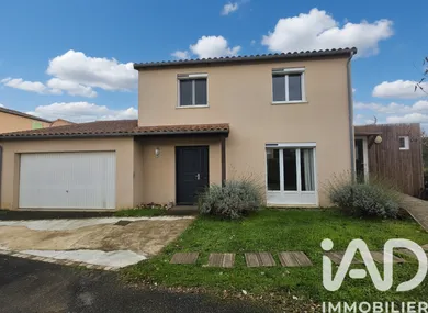 House at Buxerolles (86180)