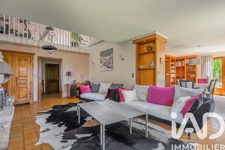 Maison 9 pièces 245 m² · à Vétraz-Monthoux · 245 m² · 1 190 000 €