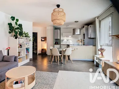 Apartment in Fontenay-le-Fleury (78330)