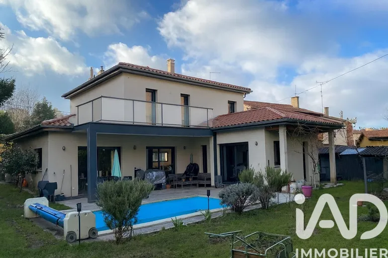 Maison 7 pièces 160 m² · à Saint-Étienne · 160 m² · 379 000 €