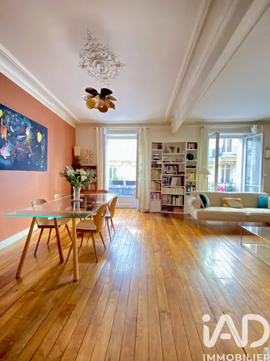 Apartment in Paris (75017)