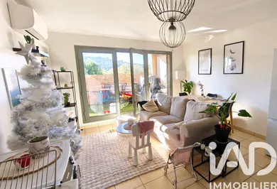 Apartment in Ollioules (83190)