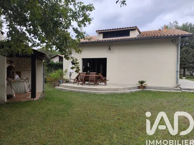 House in Saint-Sauveur (33250)