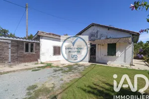 House at Bassens (33530)