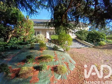 House at Thouars (79100)