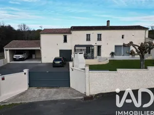 Maison à Mombrier (33710)