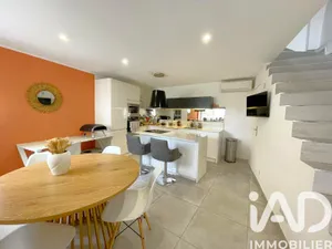 Village house at Saint-Paul-en-Forêt (83440)