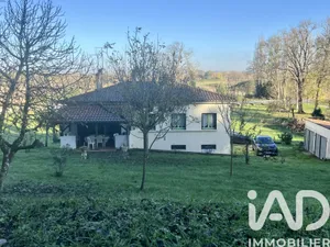 Traditional house in Branne (33420)