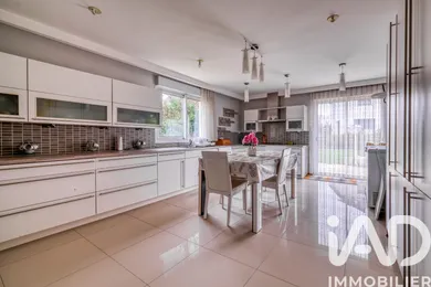 Maison traditionnelle à Crégy-lès-Meaux (77124)