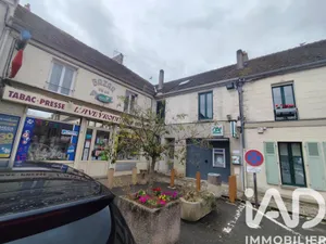 Building at Jouy-le-Châtel (77970)