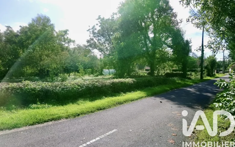 Terrain à bâtir à Gièvres (41130) · 65 300 €