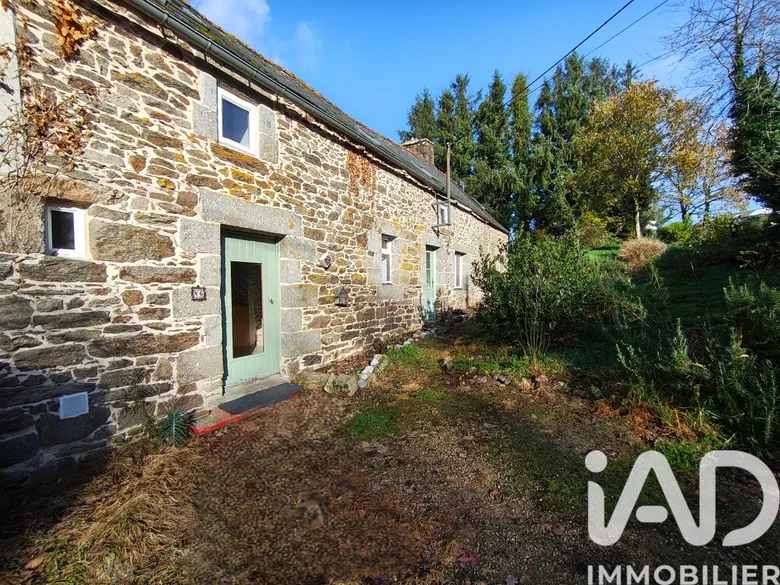 Maison 6 pièces 104 m² · à Pont-Melvez · 104 m² · 155 000 €
