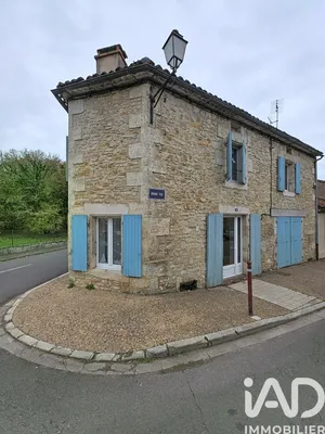 Immeuble à Marthon (16380)