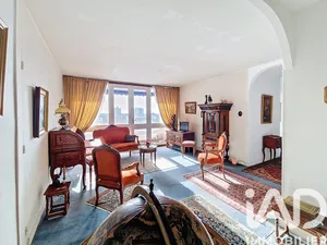 Apartment at Meudon (92360)